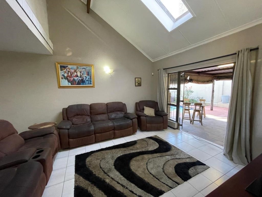 3 Bedroom Property for Sale in Strubensvallei Gauteng