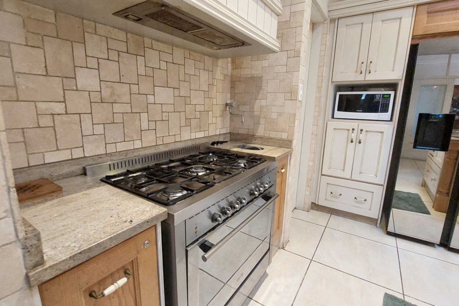 5 Bedroom Property for Sale in Rivonia Gauteng
