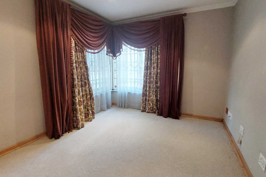 5 Bedroom Property for Sale in Rivonia Gauteng