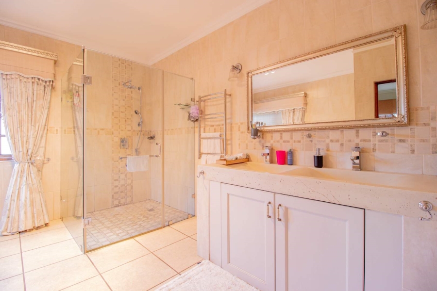 5 Bedroom Property for Sale in Rivonia Gauteng