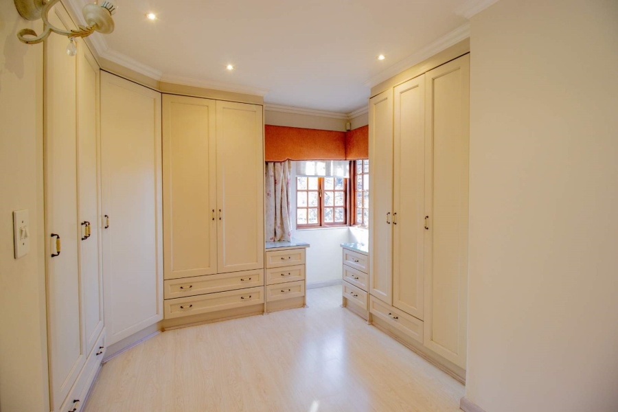 5 Bedroom Property for Sale in Rivonia Gauteng
