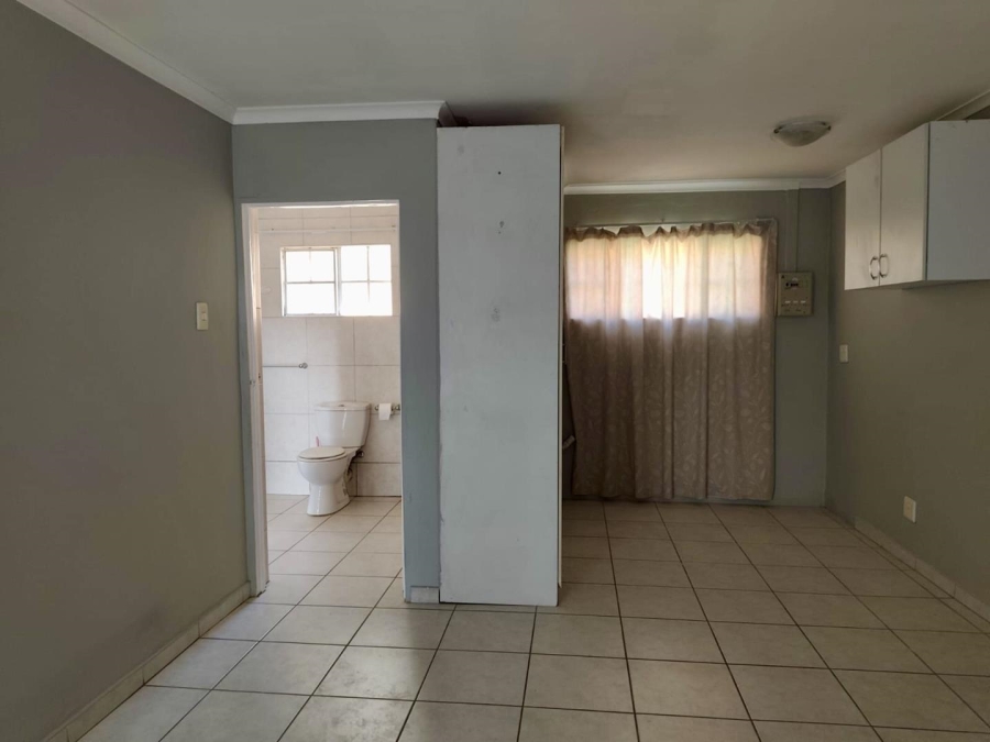 To Let 1 Bedroom Property for Rent in Linbro Park Gauteng