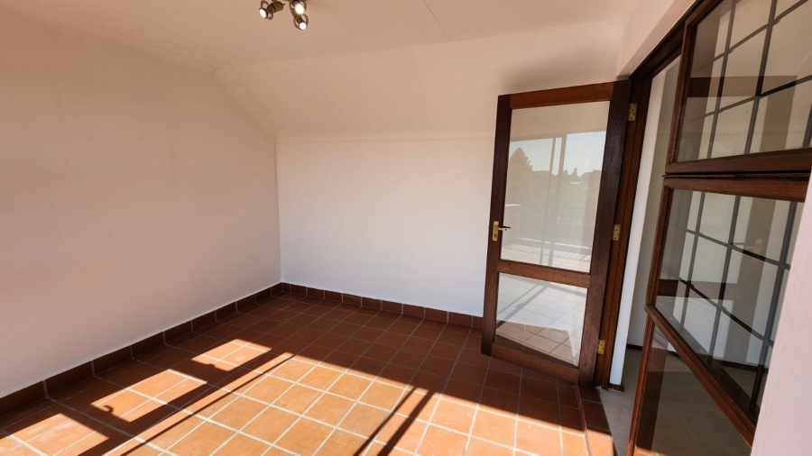 2 Bedroom Property for Sale in Bryanston Gauteng