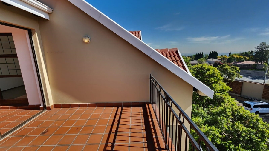 2 Bedroom Property for Sale in Bryanston Gauteng