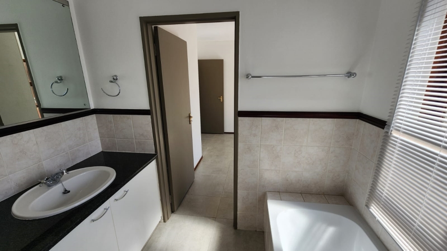 2 Bedroom Property for Sale in Bryanston Gauteng