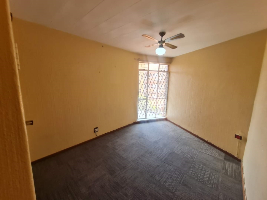 2 Bedroom Property for Sale in Pretoria Gardens Gauteng