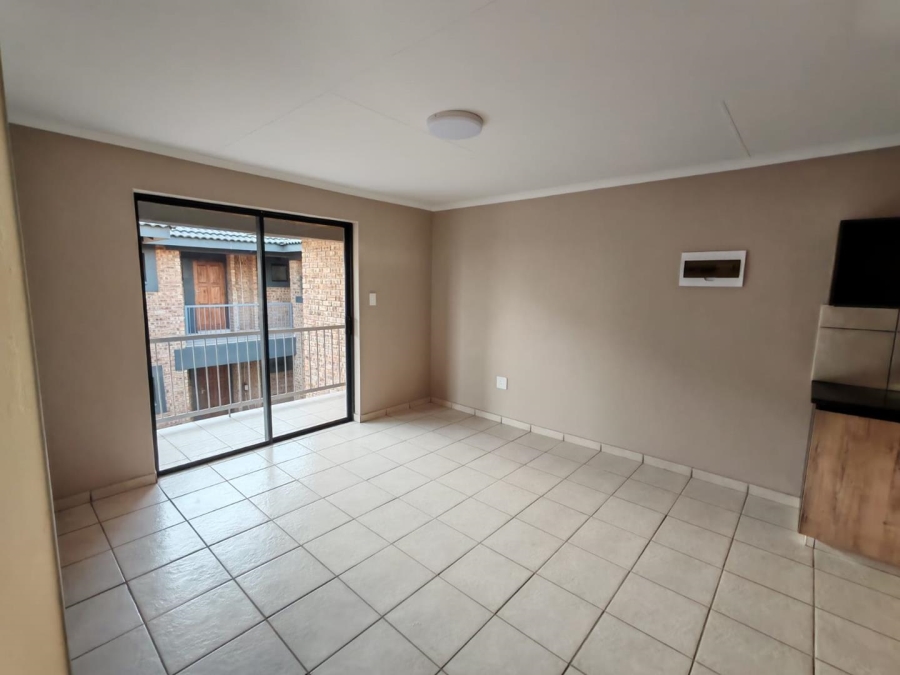 2 Bedroom Property for Sale in Cloverdene Gauteng