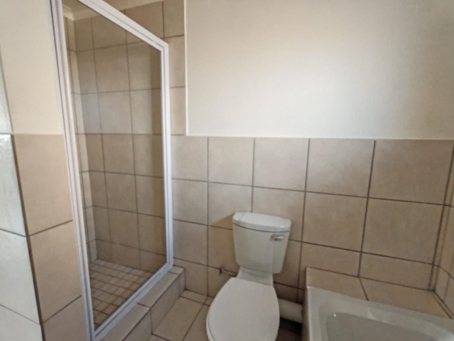 2 Bedroom Property for Sale in Cloverdene Gauteng