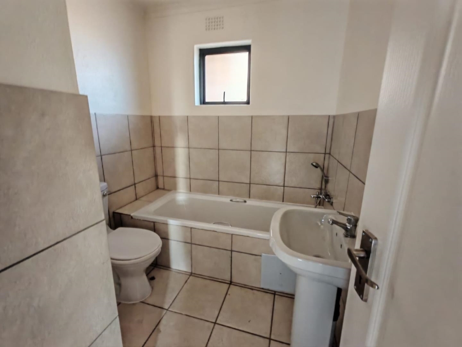 2 Bedroom Property for Sale in Cloverdene Gauteng