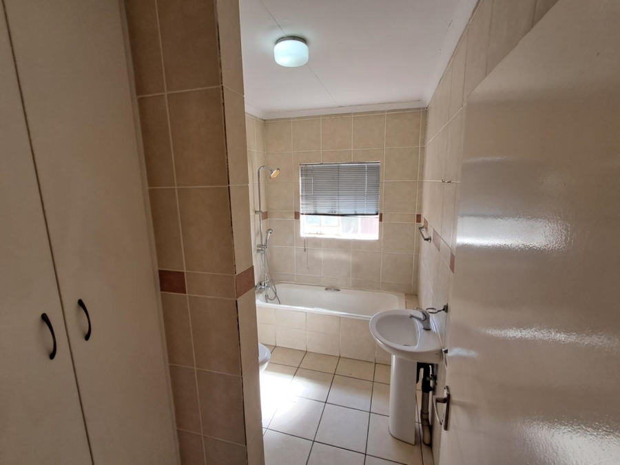 2 Bedroom Property for Sale in Winchester Hills Gauteng