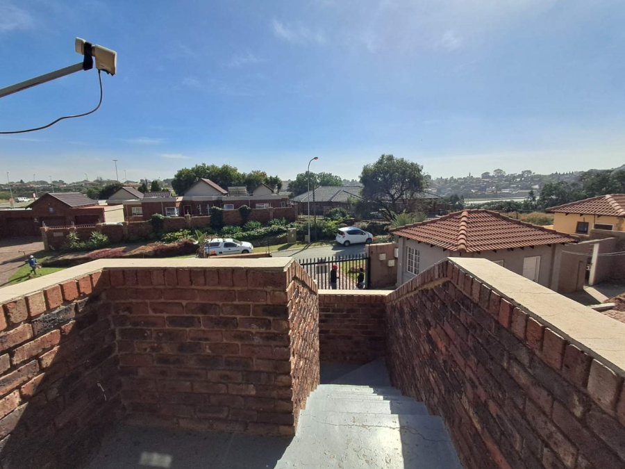 2 Bedroom Property for Sale in Winchester Hills Gauteng