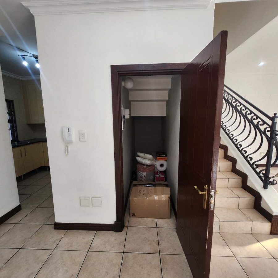 2 Bedroom Property for Sale in Bassonia Gauteng