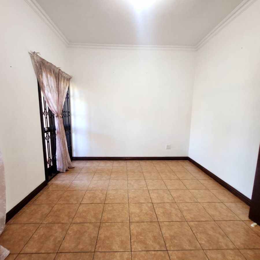 2 Bedroom Property for Sale in Bassonia Gauteng