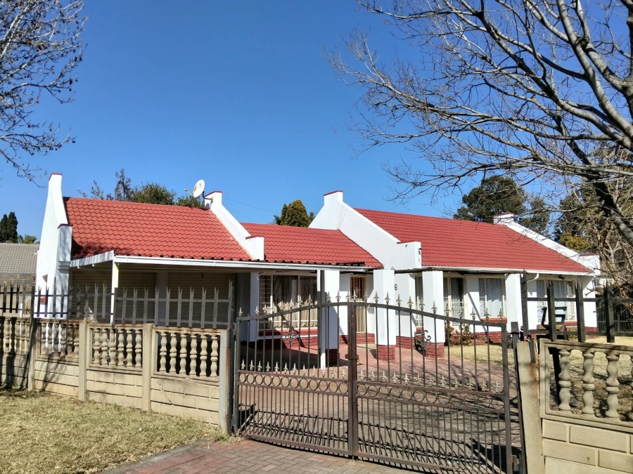 3 Bedroom Property for Sale in Albertsdal Gauteng