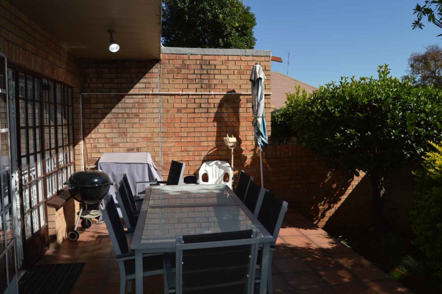 3 Bedroom Property for Sale in New Redruth Gauteng