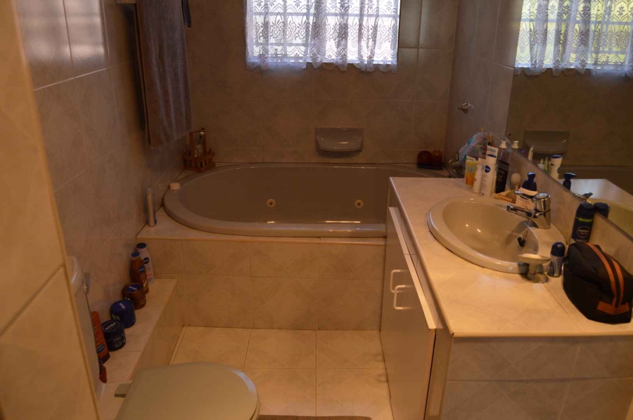 3 Bedroom Property for Sale in New Redruth Gauteng