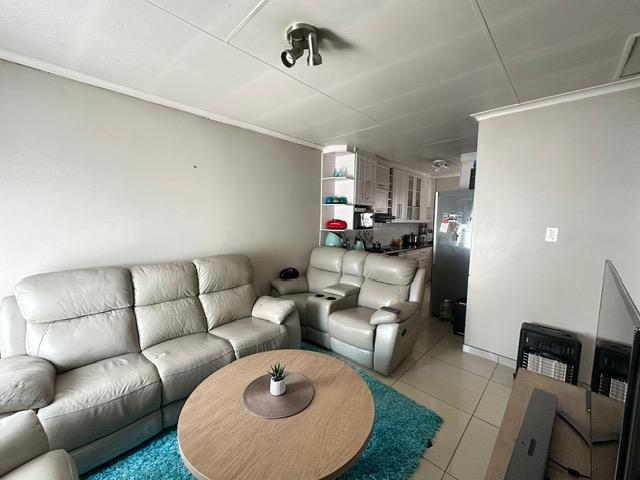 2 Bedroom Property for Sale in Rooihuiskraal North Gauteng