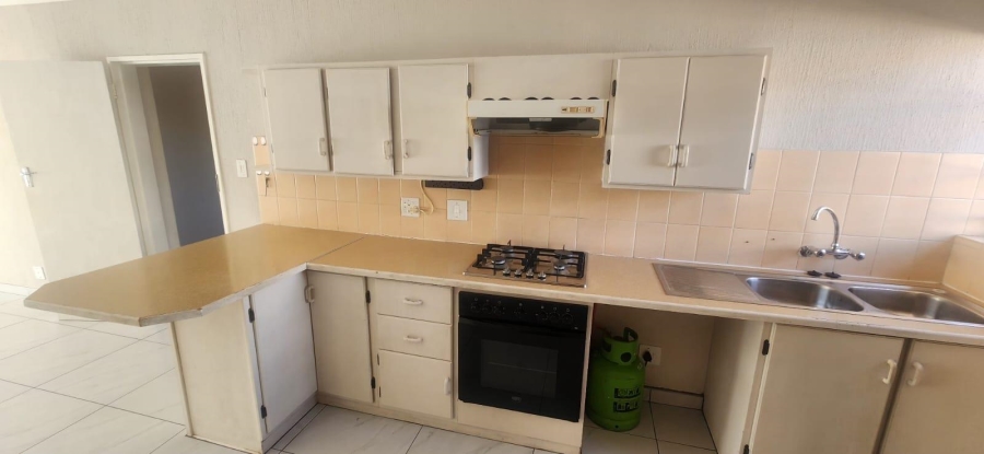 3 Bedroom Property for Sale in Die Hoewes Gauteng