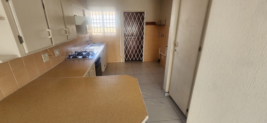 3 Bedroom Property for Sale in Die Hoewes Gauteng