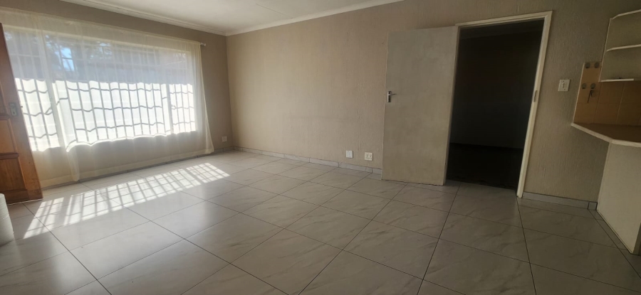 3 Bedroom Property for Sale in Die Hoewes Gauteng