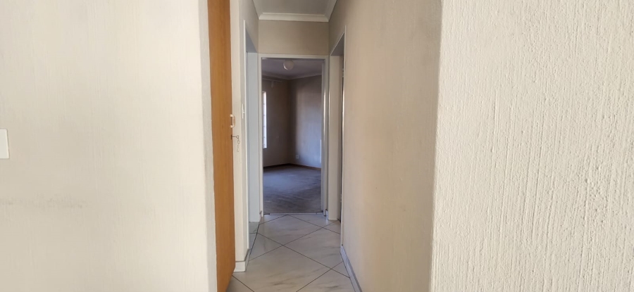 3 Bedroom Property for Sale in Die Hoewes Gauteng