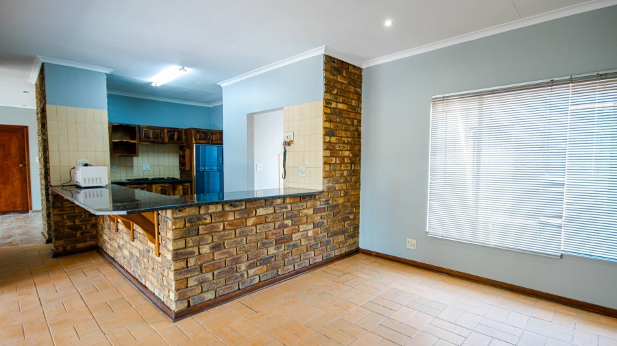 To Let 5 Bedroom Property for Rent in Garsfontein Gauteng