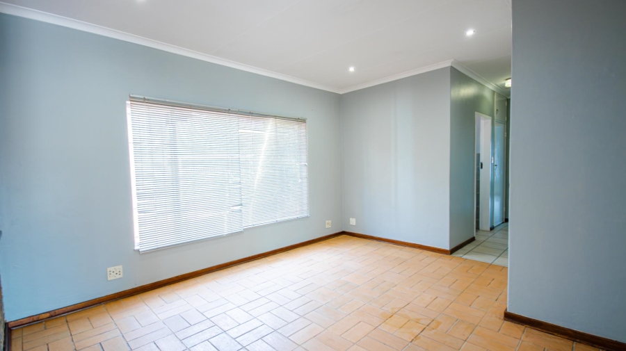 To Let 5 Bedroom Property for Rent in Garsfontein Gauteng