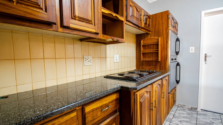 To Let 5 Bedroom Property for Rent in Garsfontein Gauteng