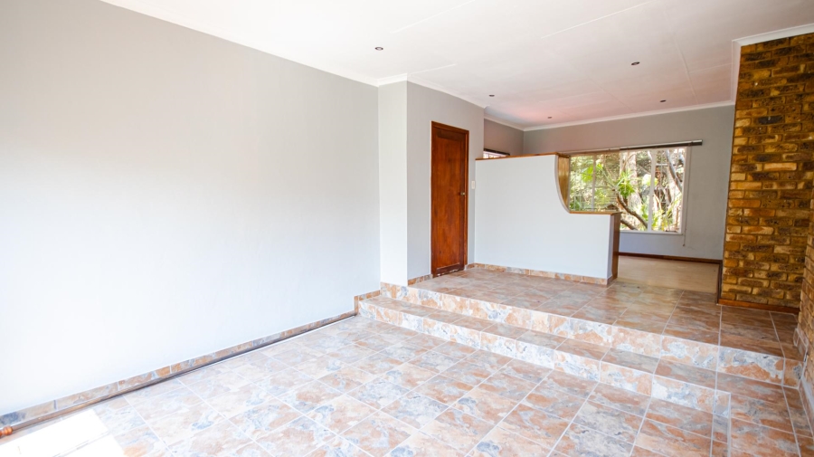 To Let 5 Bedroom Property for Rent in Garsfontein Gauteng