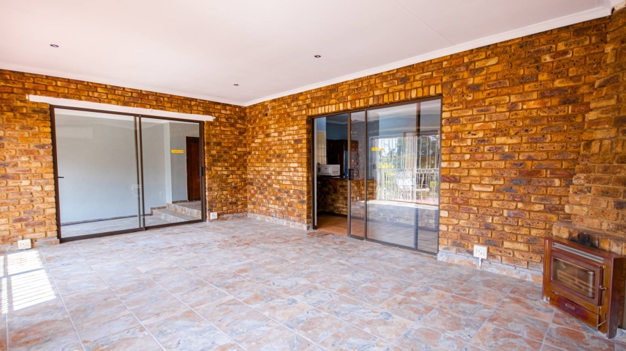 To Let 5 Bedroom Property for Rent in Garsfontein Gauteng