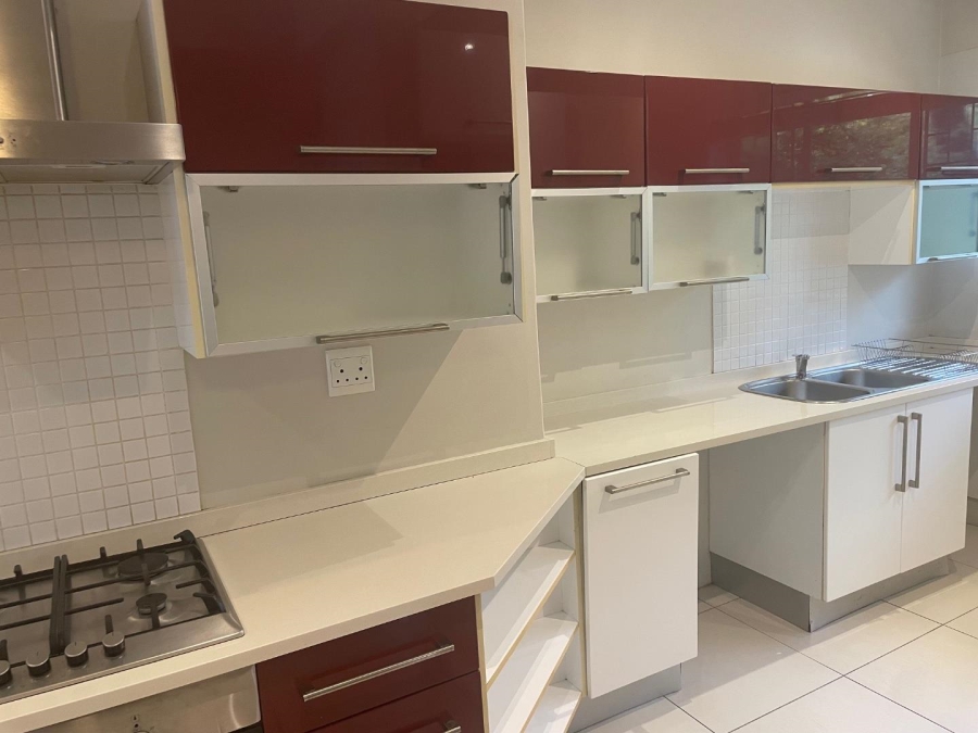 To Let 2 Bedroom Property for Rent in Illovo Gauteng