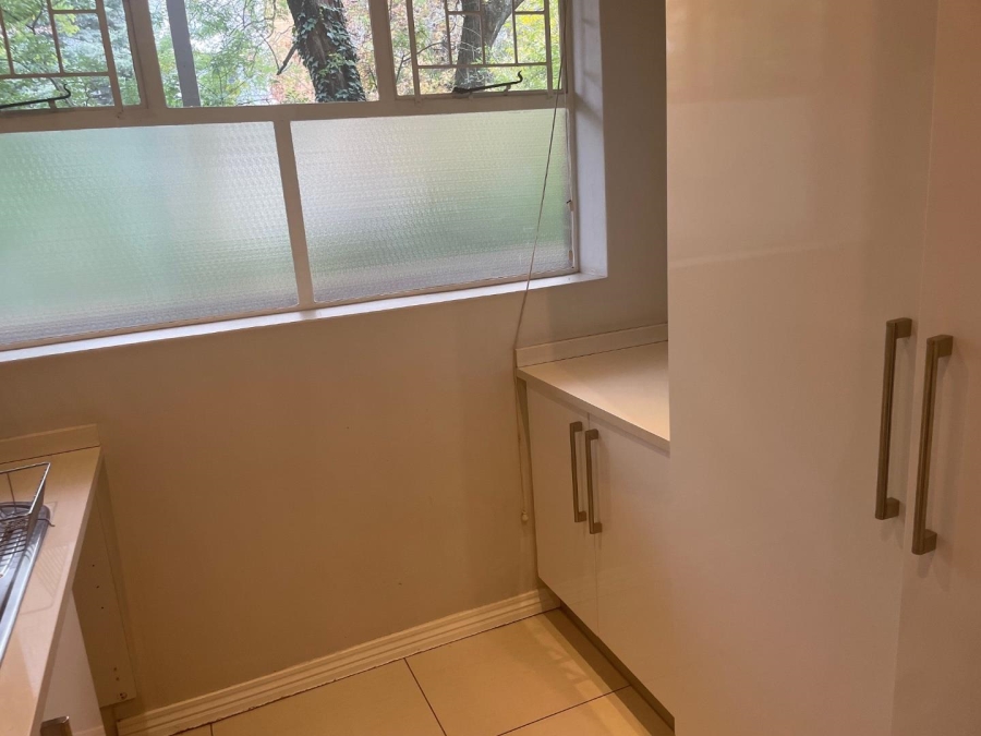 To Let 2 Bedroom Property for Rent in Illovo Gauteng