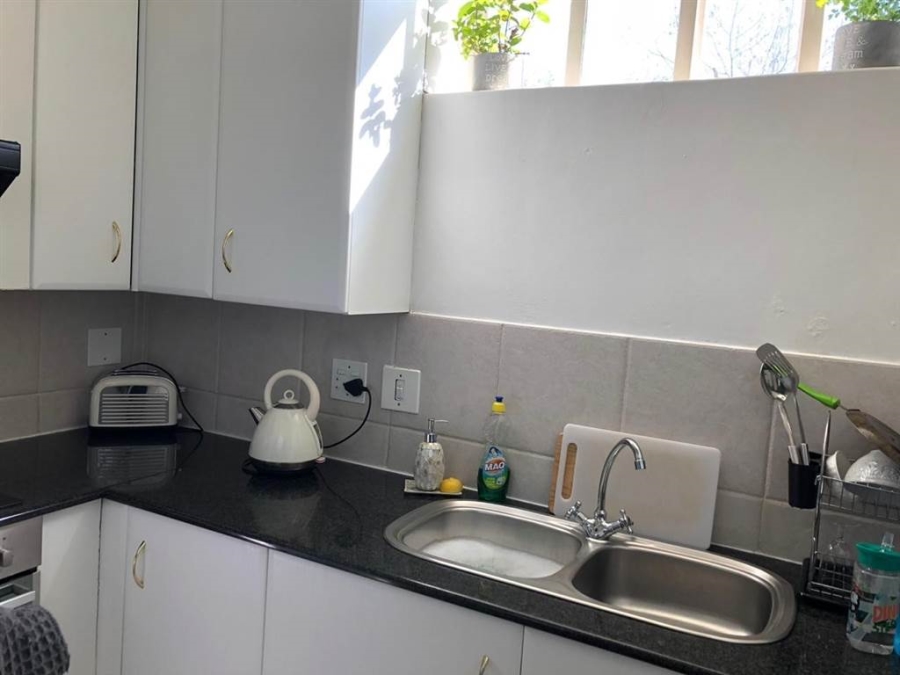 To Let 2 Bedroom Property for Rent in Illovo Gauteng