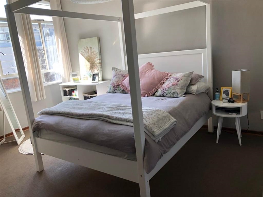 To Let 2 Bedroom Property for Rent in Illovo Gauteng