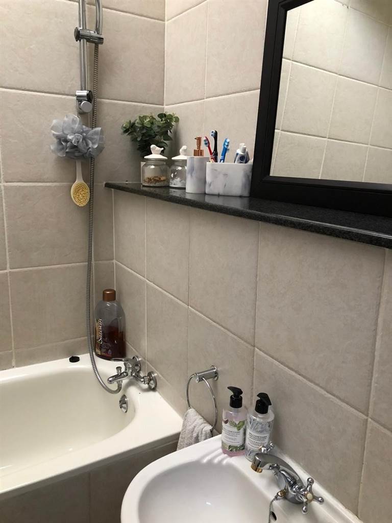 To Let 2 Bedroom Property for Rent in Illovo Gauteng