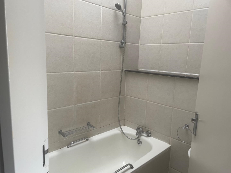 To Let 2 Bedroom Property for Rent in Illovo Gauteng