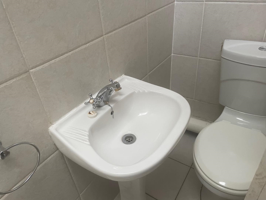 To Let 2 Bedroom Property for Rent in Illovo Gauteng