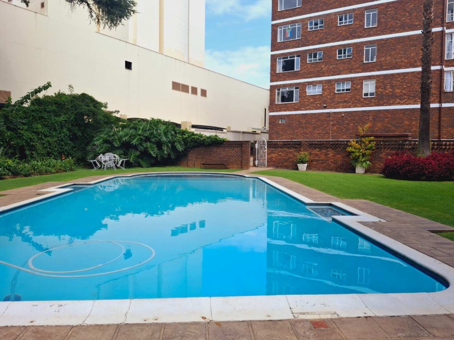 To Let 1 Bedroom Property for Rent in Sandown Gauteng