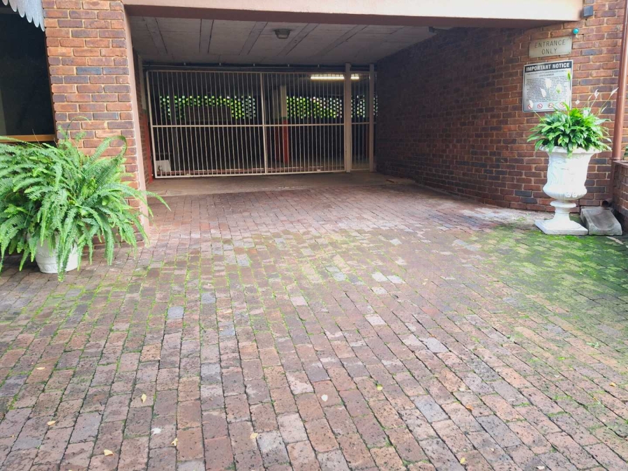 To Let 1 Bedroom Property for Rent in Sandown Gauteng