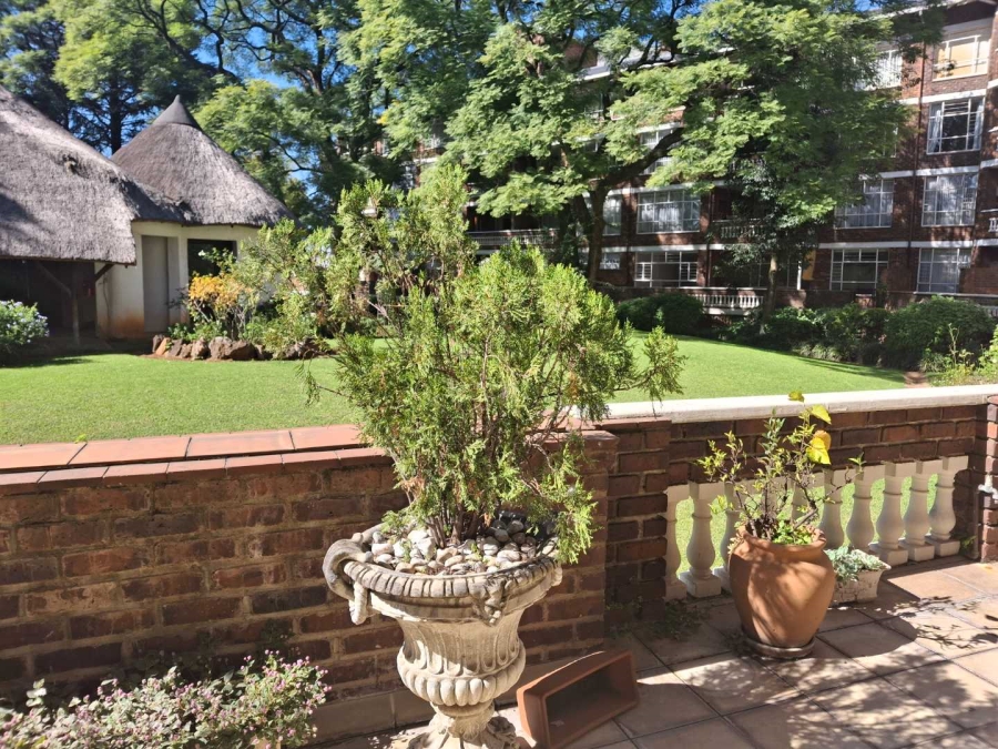 To Let 1 Bedroom Property for Rent in Sandown Gauteng