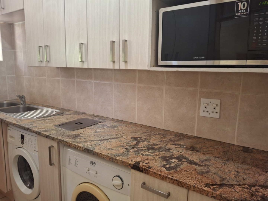 To Let 1 Bedroom Property for Rent in Sandown Gauteng