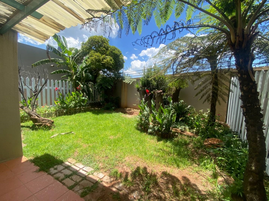 2 Bedroom Property for Sale in Weltevreden Park Gauteng