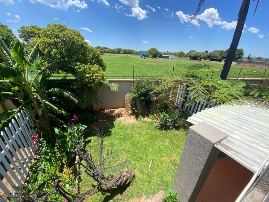 2 Bedroom Property for Sale in Weltevreden Park Gauteng