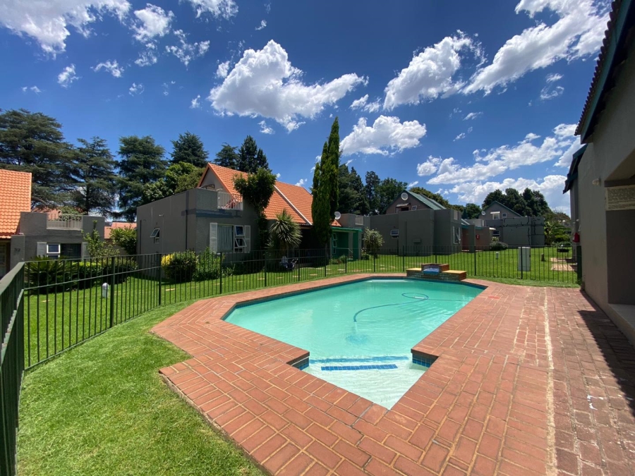 2 Bedroom Property for Sale in Weltevreden Park Gauteng