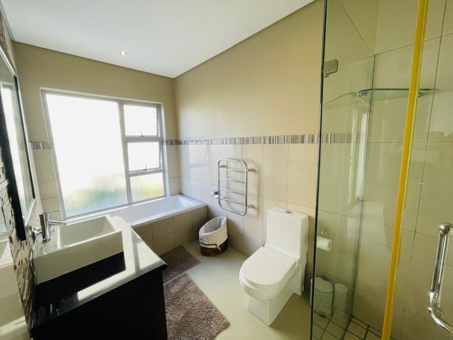 To Let 3 Bedroom Property for Rent in Morningside Gauteng