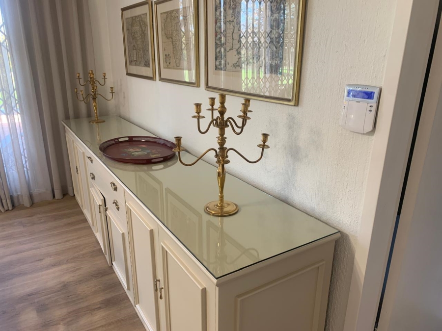 To Let 3 Bedroom Property for Rent in Illovo Gauteng