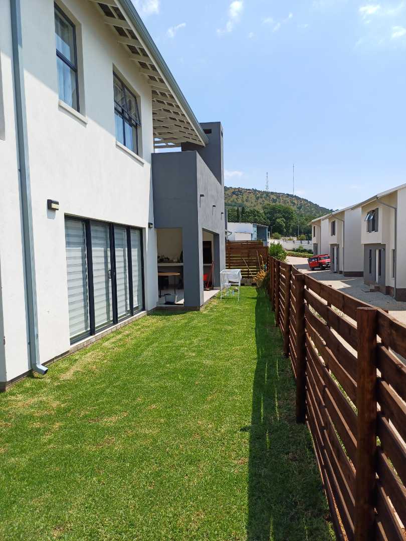 To Let 4 Bedroom Property for Rent in Ruimsig Gauteng