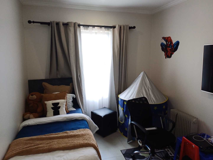 To Let 4 Bedroom Property for Rent in Ruimsig Gauteng