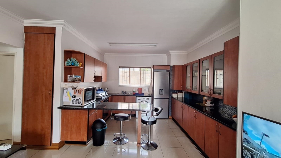 To Let 2 Bedroom Property for Rent in Ferndale Gauteng