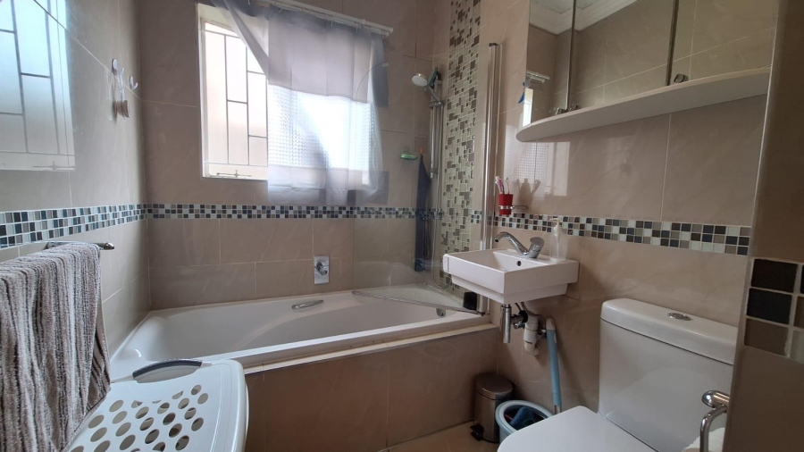 To Let 2 Bedroom Property for Rent in Ferndale Gauteng